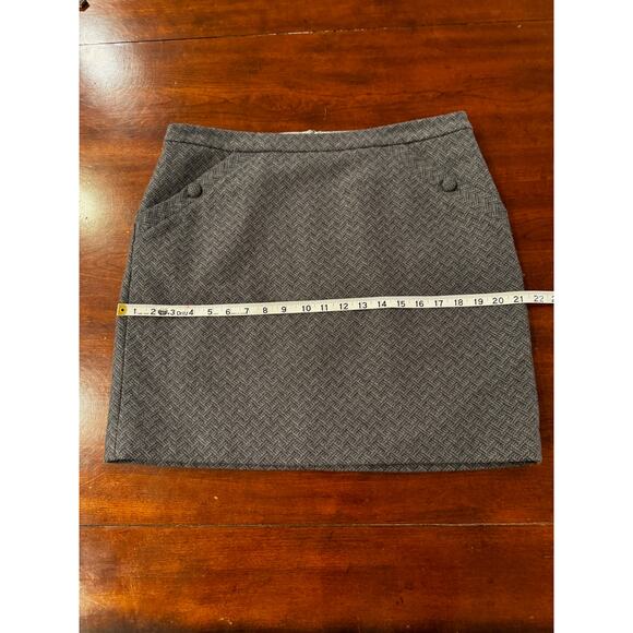 Banana Republic Wool Knee Length Skirt Heritage Gray Button Accent Pockets Sz 14 - Picture 9 of 11